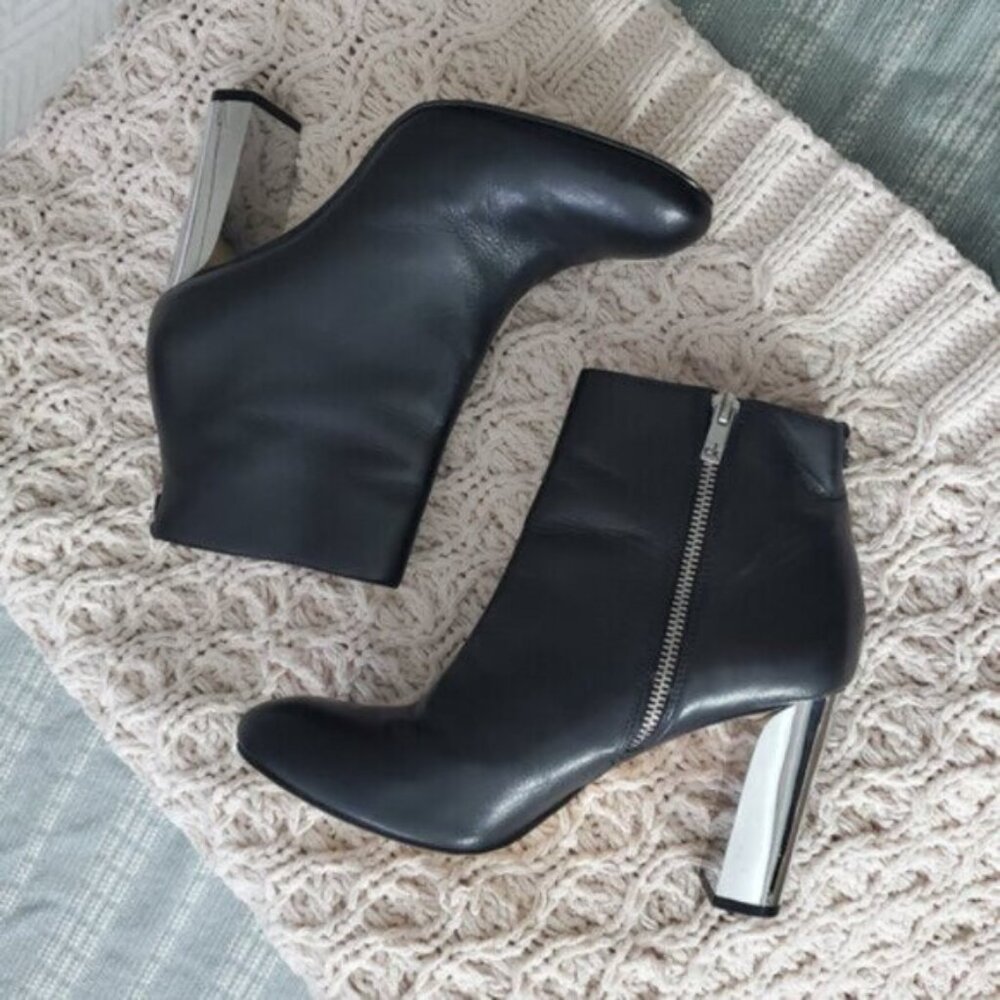 Gorgeous Limited Edition CK Savana Mirror Block Leather Ankle Boots- US 8.5​
